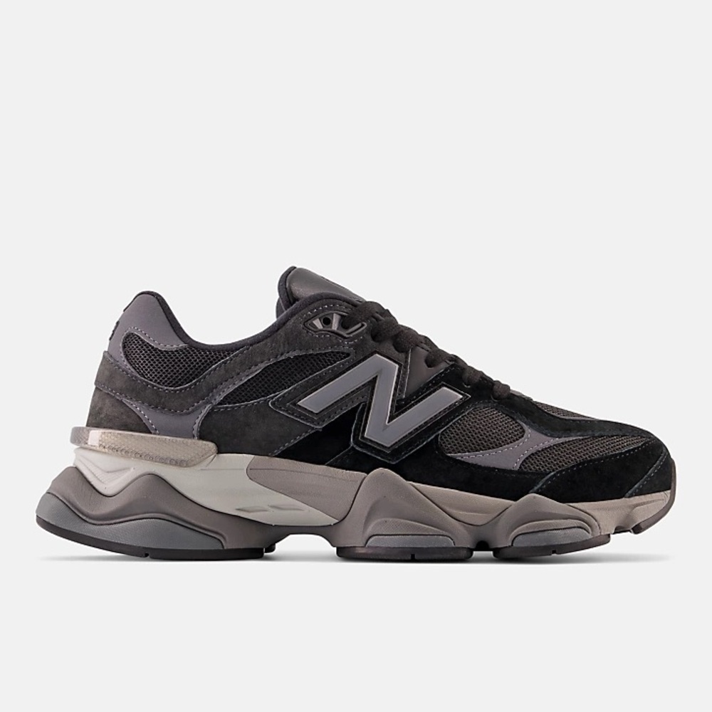New Balance Black and Gray Chunky Sneakers